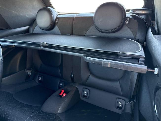 MINI Convertible Photo 9