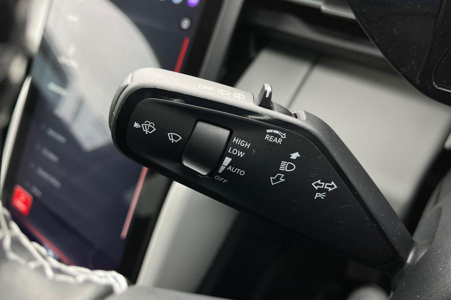 Ford Explorer Photo autoimg-d6aeb327c054727bc1be584d72c607a7c42bef94.jpg