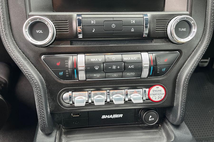 Ford MUSTANG Photo autoimg-d6b09ad1bd44891f971ee0016f1056cdff11c097.jpg