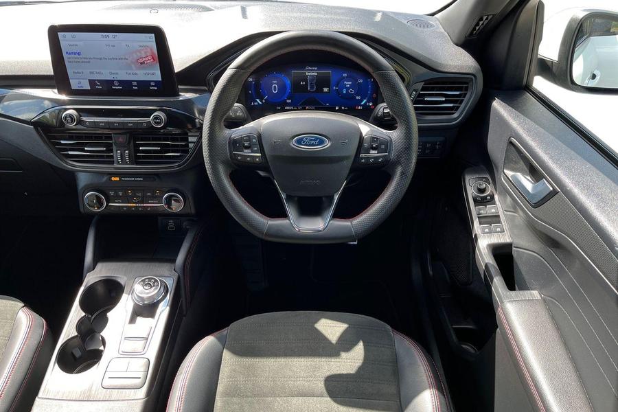 Ford KUGA Photo autoimg-d6b6ea5d503f11d11c8b89cf150de84cc747867a.jpg