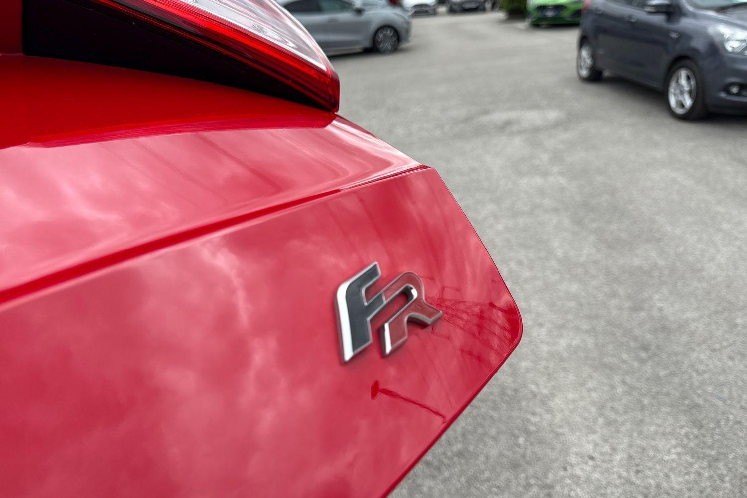 SEAT ARONA Photo 37