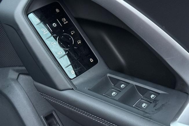 AUDI Q5 SUV Photo 33