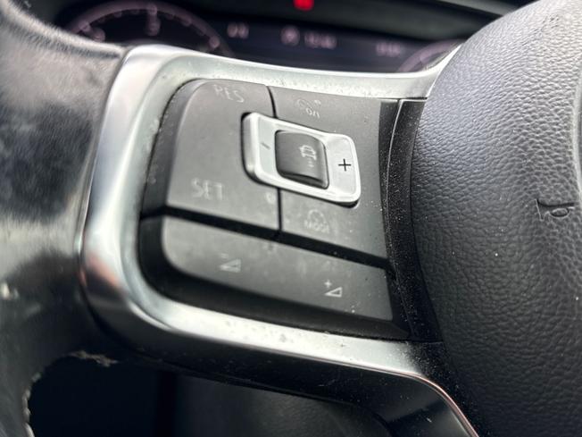 VOLKSWAGEN Golf Photo 16