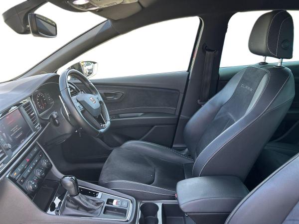 SEAT Leon Photo autoimg-d6c245bd6690db178913a2581ca9936f36f188a6.jpg
