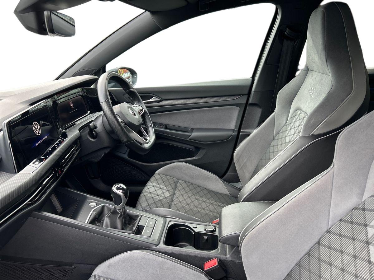 Volkswagen Golf Photo 2