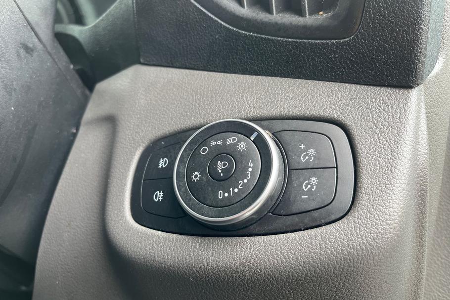 Used FORD TRANSIT CONNECT EX69UBS 31
