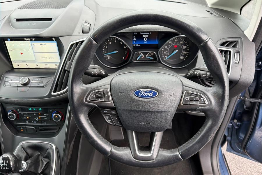 Ford GRAND C-MAX Photo autoimg-d6c7ba04b2a1535f504f1cc4beb65e1c53d6159e.jpg