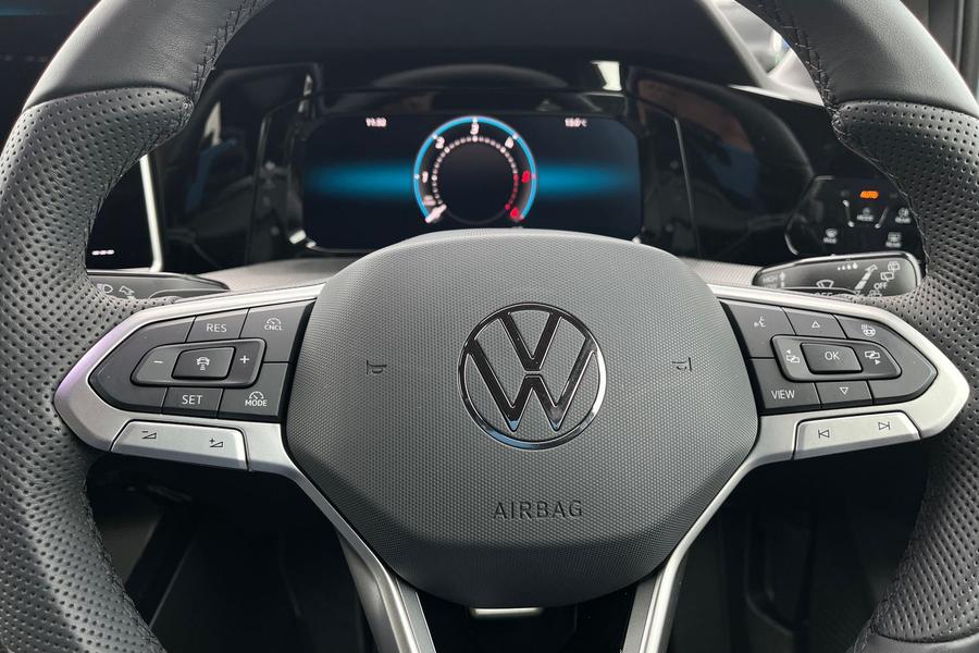 Volkswagen GOLF Photo autoimg-d6c987da22c28a14c3c3b1d1305f746f359d4430.jpg