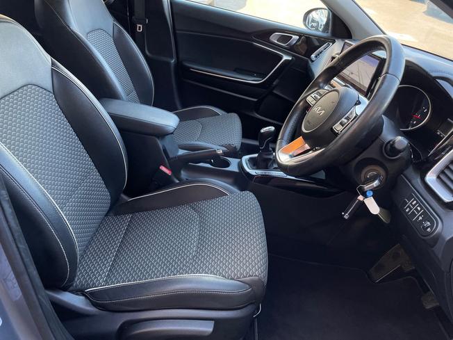 KIA Ceed Photo 28
