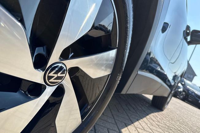VOLKSWAGEN Tiguan Photo 22