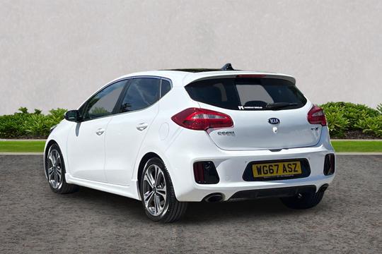 Kia Ceed Photo autoimg-d6cbabef4918e7d1b8c8436622573bd86046ea3f.jpg