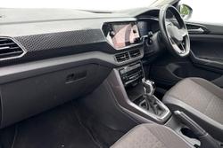 Volkswagen T-Cross Photo 2