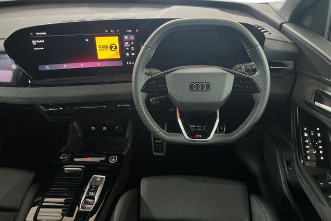 AUDI Q6 E-Tron Photo 11
