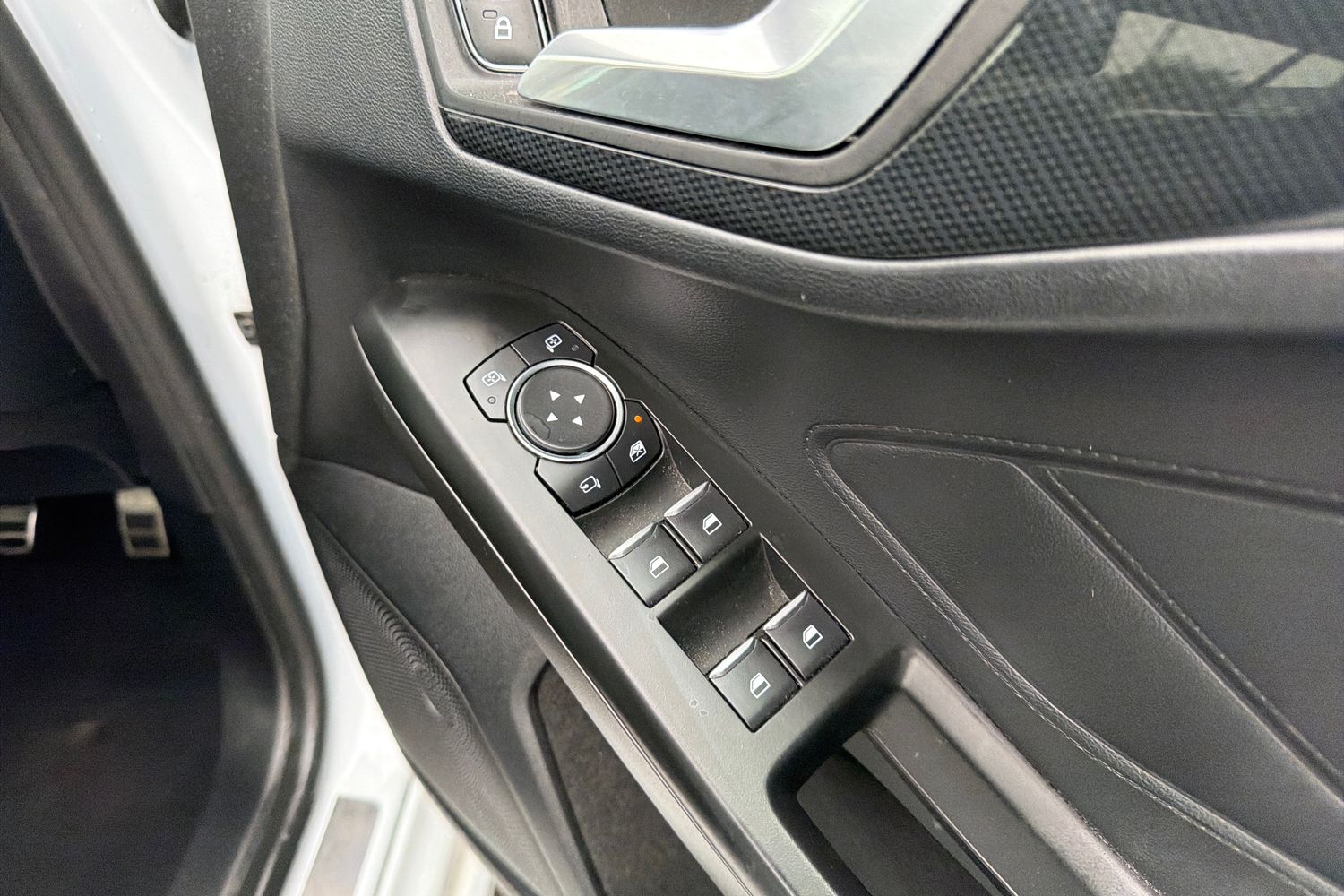 Ford Focus Photo 15