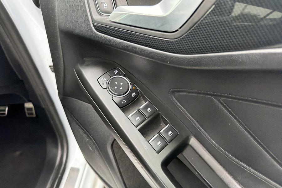 Ford Focus Photo autoimg-d6d05d99c130377d9c6ce4b3c016f53f8422b2aa.jpg