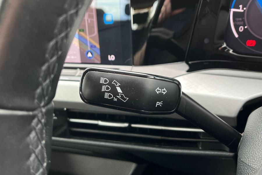 Volkswagen Golf Photo autoimg-d6d1458be34a84f57be8a55c93405f04dd739b24.jpg