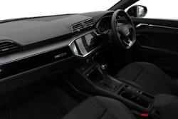 AUDI Q3 Photo 2