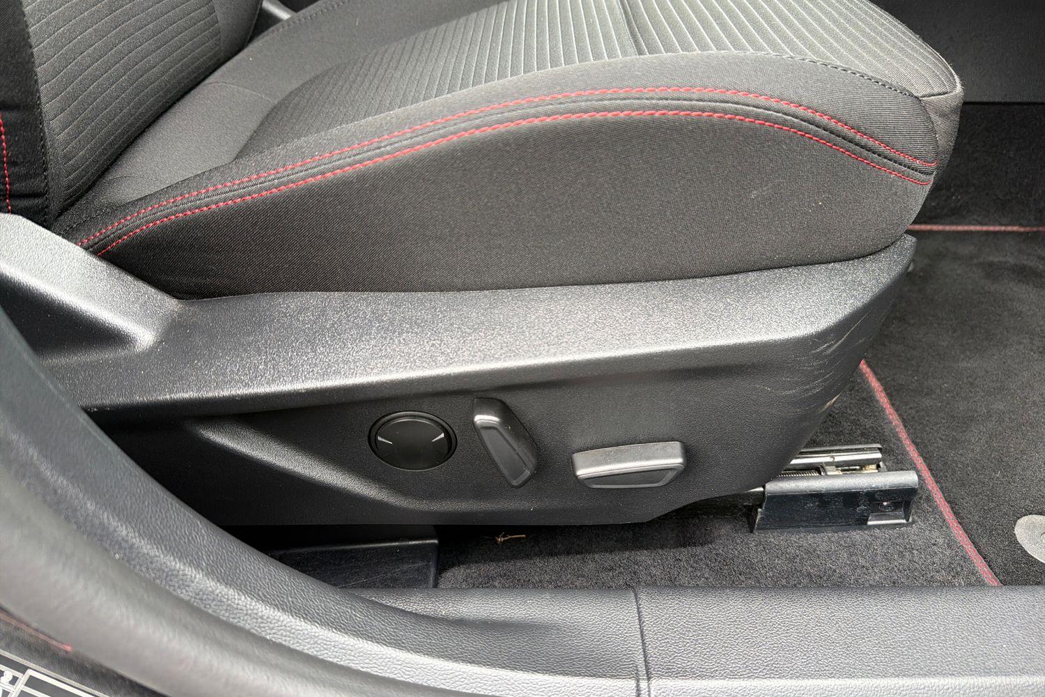 Ford Focus Photo 30