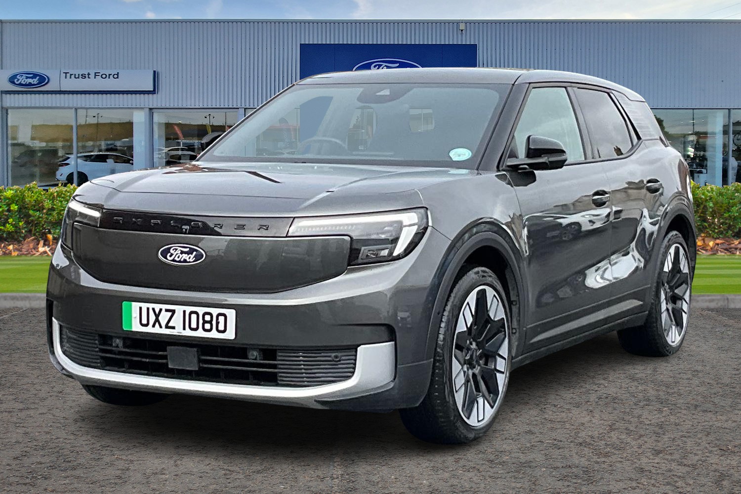 Ford Explorer Photo 4