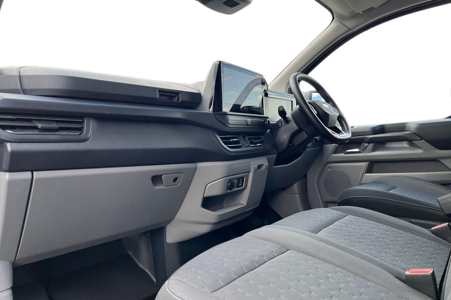 Ford E-TRANSIT CUSTOM Photo 2