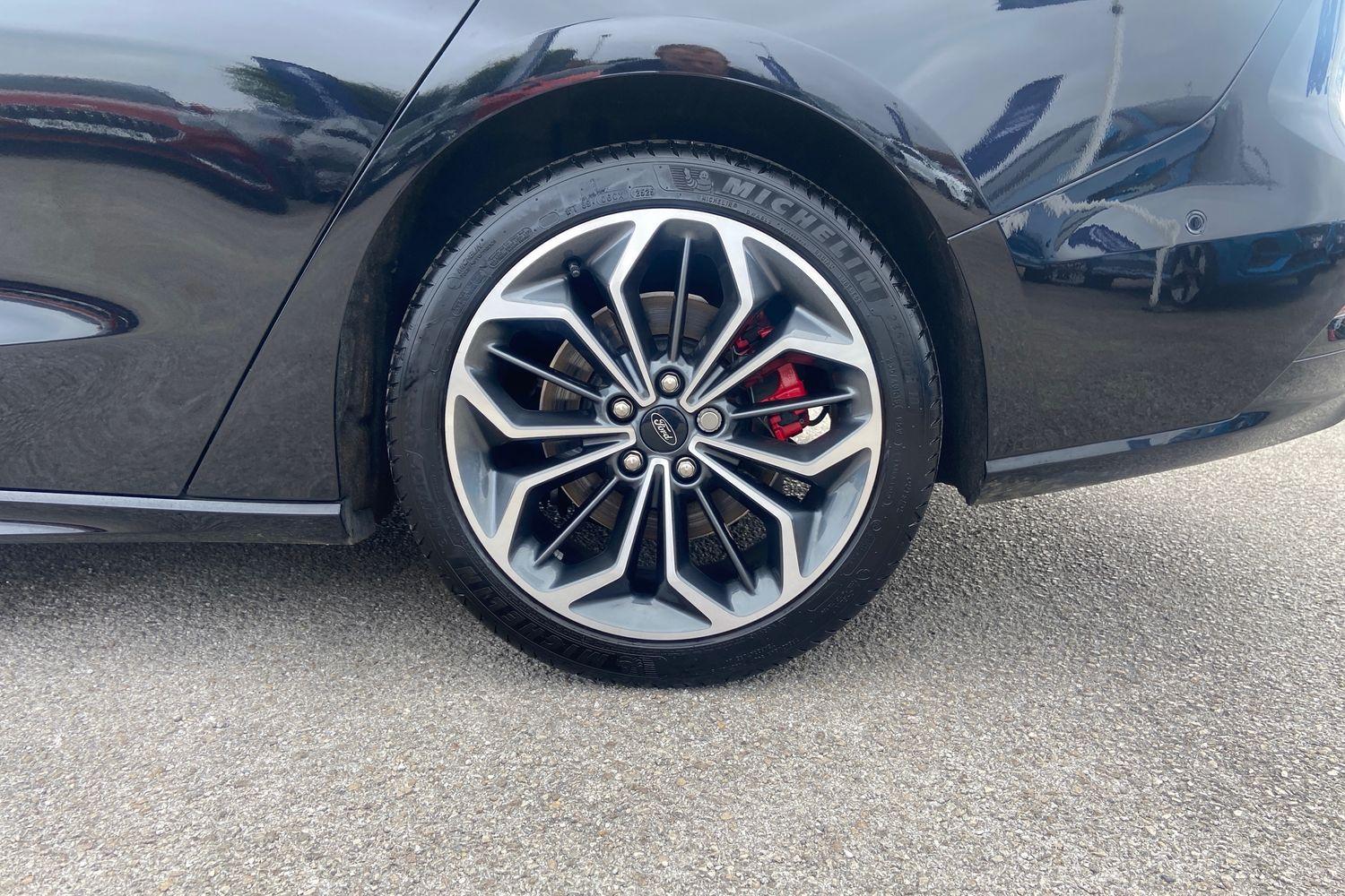 Ford FOCUS Photo 21