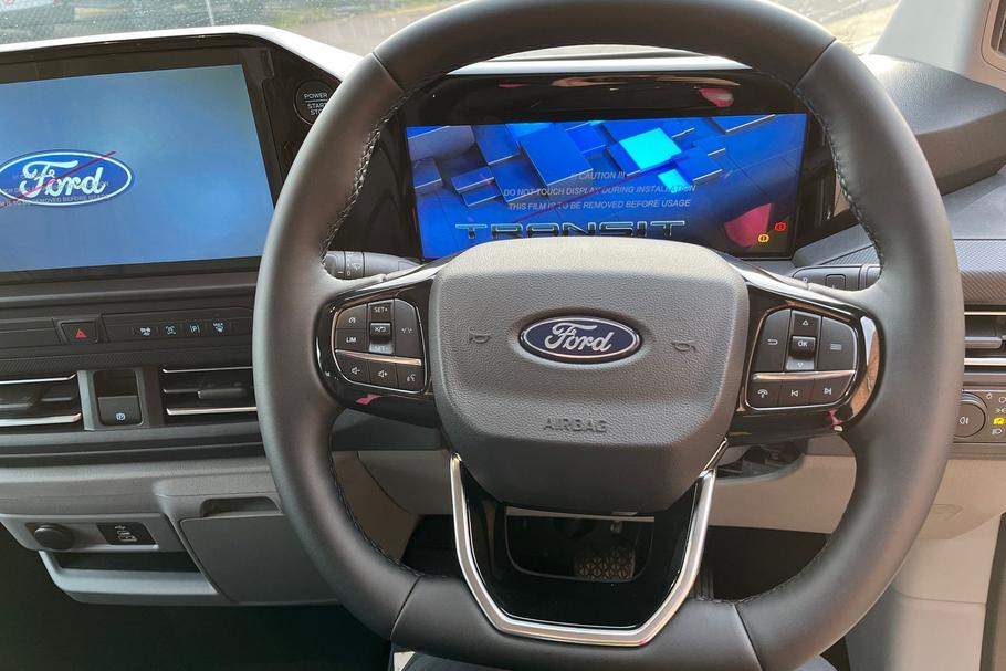 Used Ford TRANSIT CUSTOM LL75RUW 25