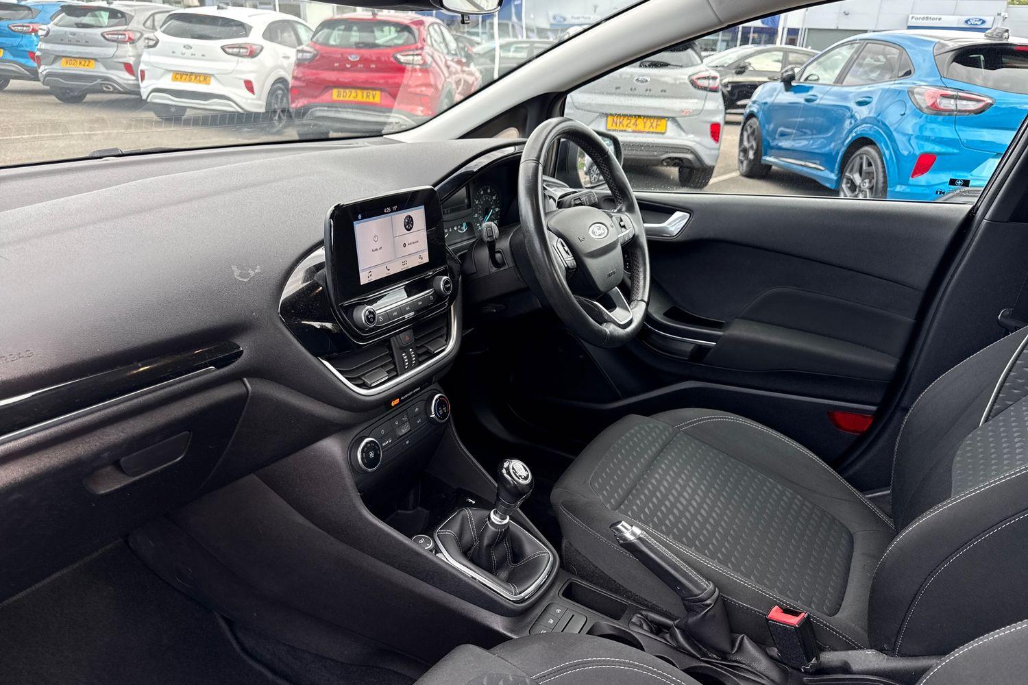 Ford FIESTA Photo 17