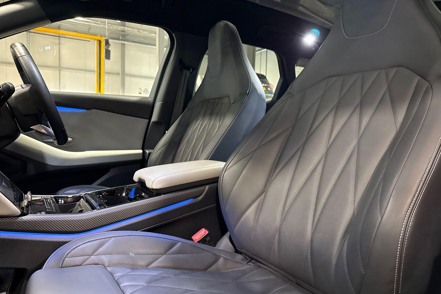 Ford Explorer Photo 18