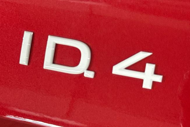 VOLKSWAGEN ID.4 Photo 37