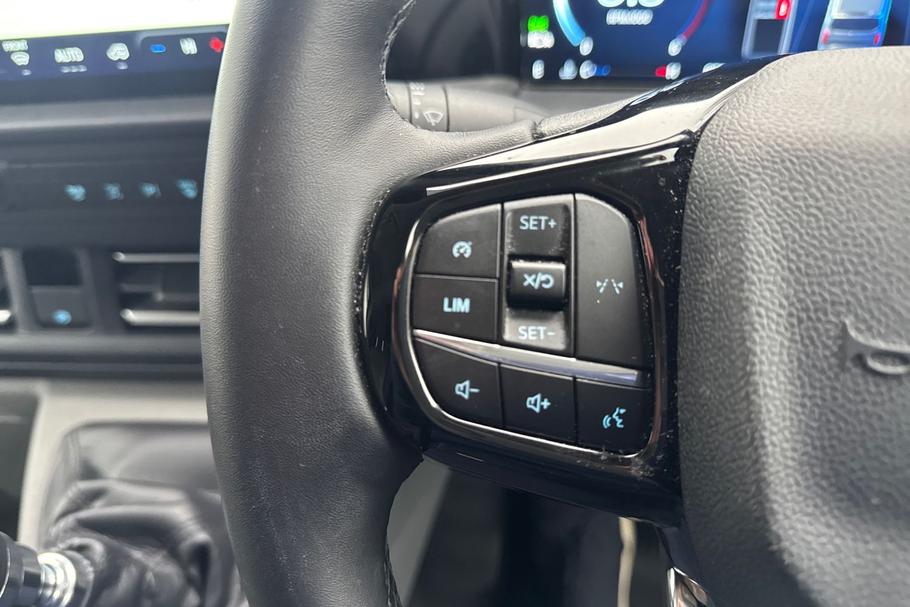 Used Ford TRANSIT CUSTOM 24