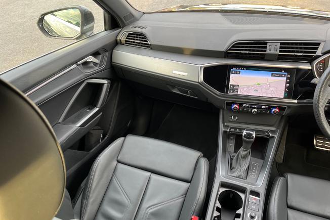 AUDI Q3 Photo 41