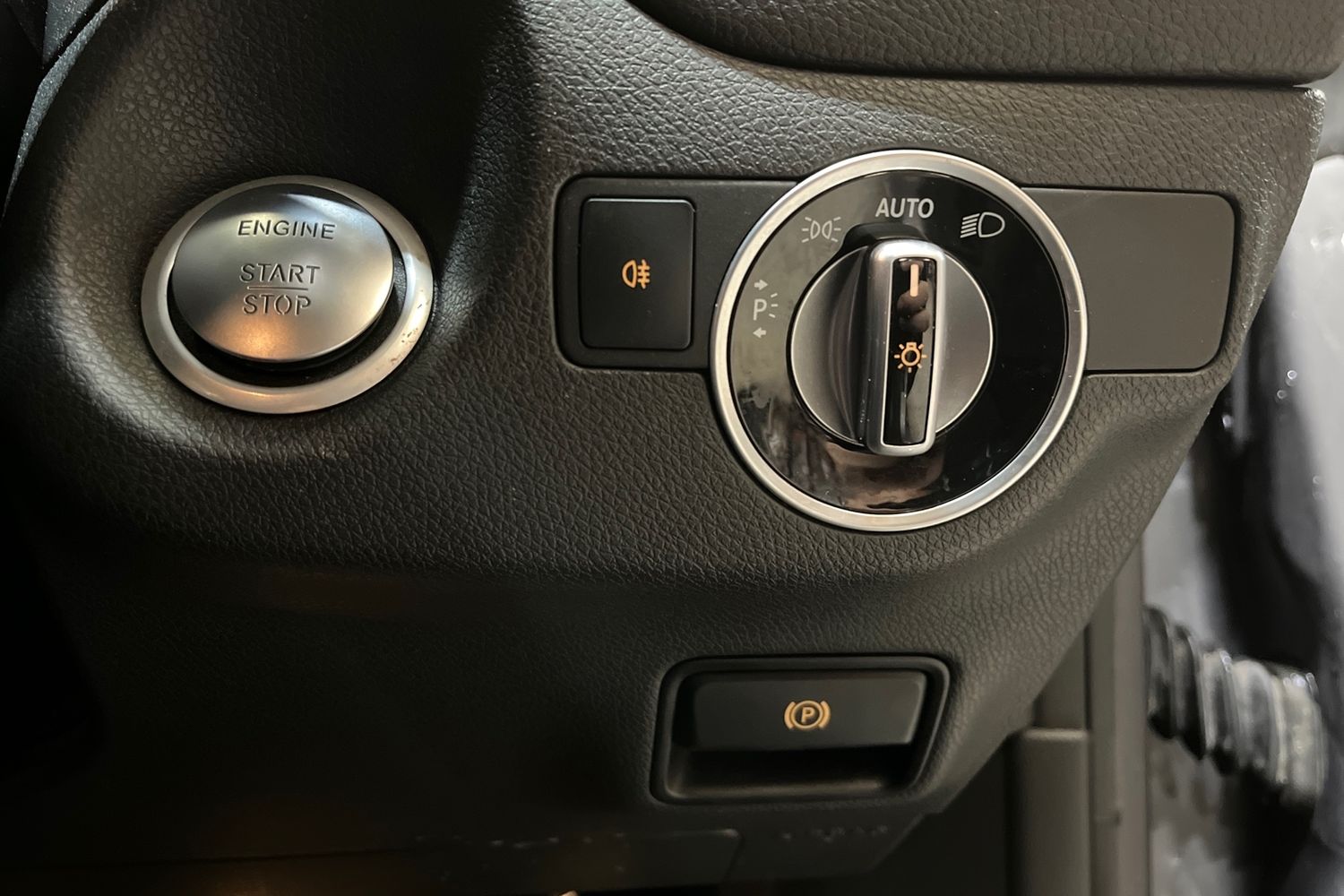 Mercedes-Benz CLA Photo 25