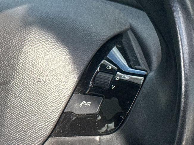PEUGEOT 308 Photo 17