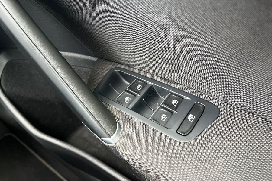 Volkswagen GOLF Photo autoimg-d701a97a1f27004449af93136aac0bbd910481cd.jpg