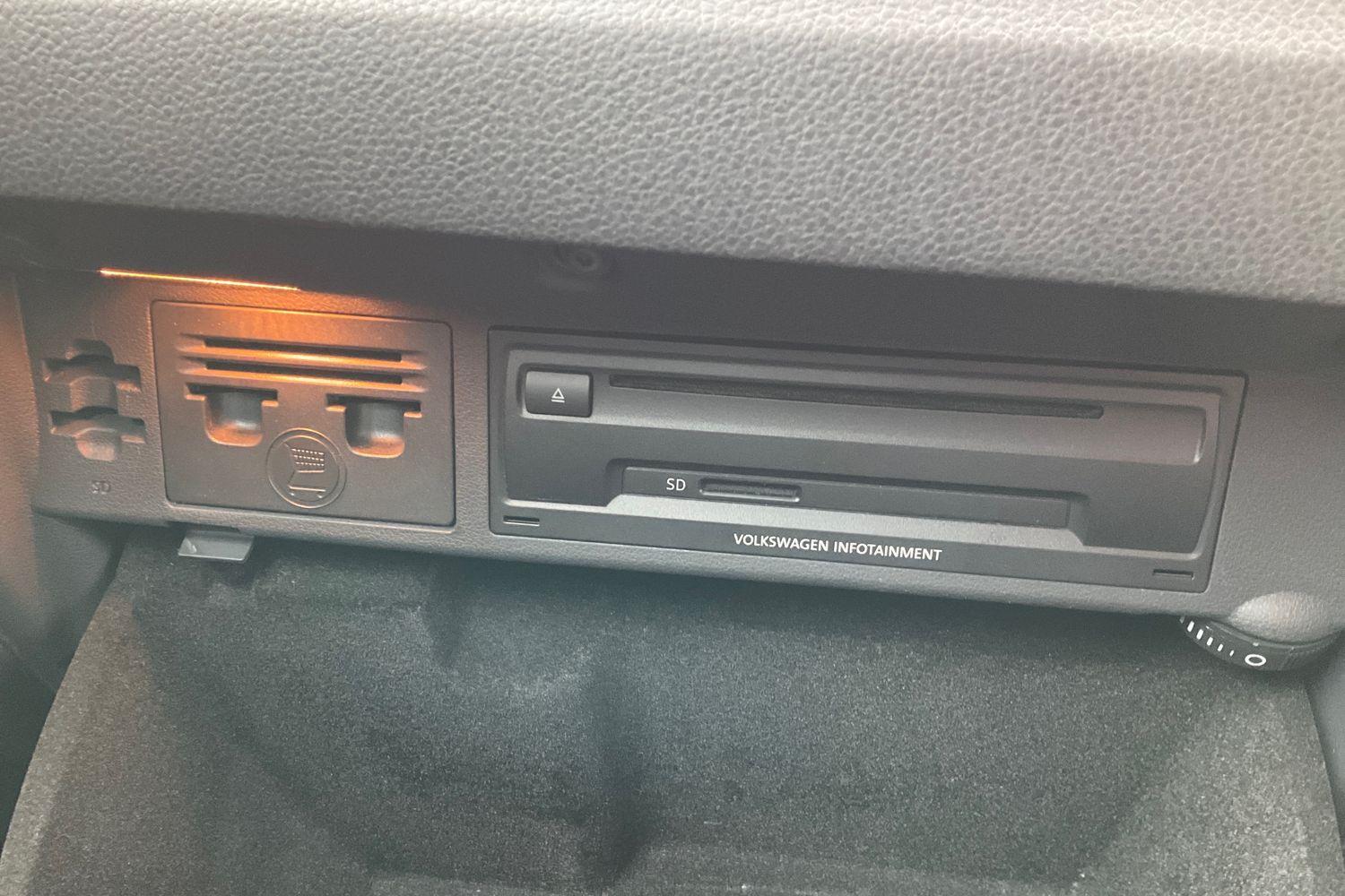 Volkswagen GOLF SV Photo 32