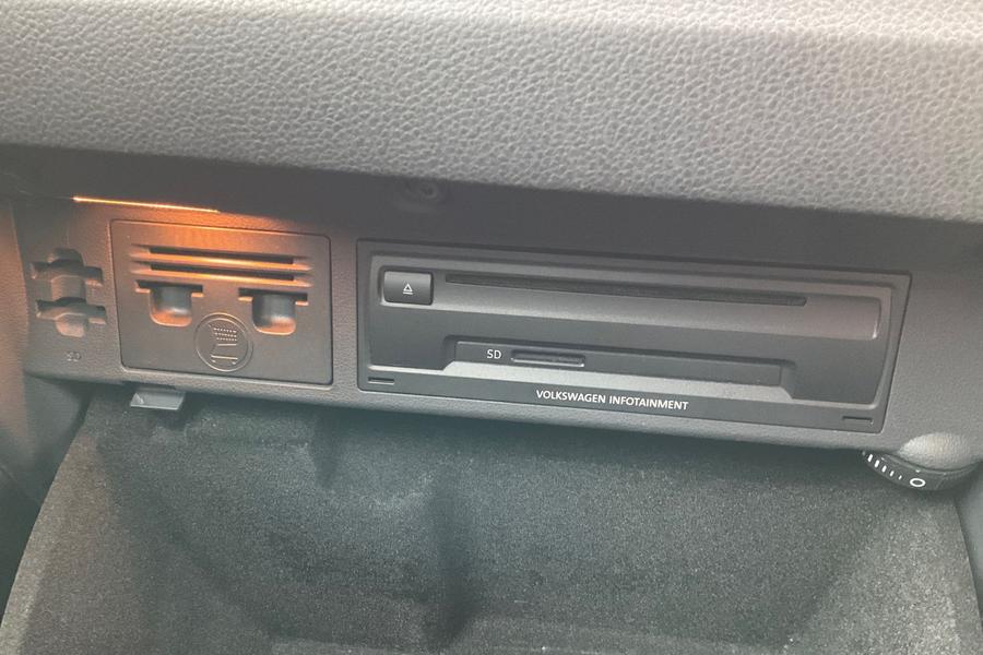 Volkswagen GOLF SV Photo autoimg-d70486056176072a507c3d690ead5f435fccc8b5.jpg