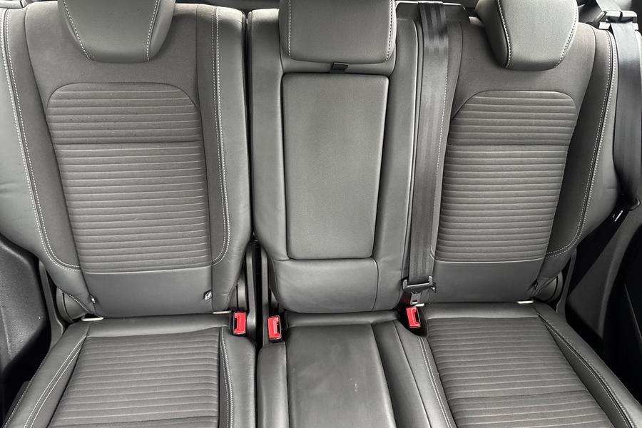 Ford KUGA Photo autoimg-d704a4e99fc8ae5e033efdcd2ee32f3817965fb6.jpg