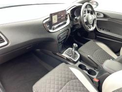 KIA Ceed Photo 2