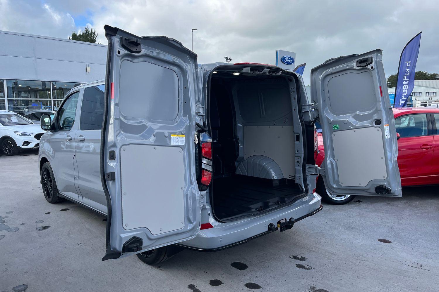 Ford Transit Custom Photo 8