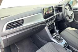 VOLKSWAGEN T-Roc Photo 2