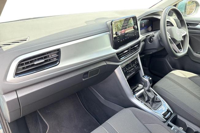 VOLKSWAGEN T-Roc Photo 2