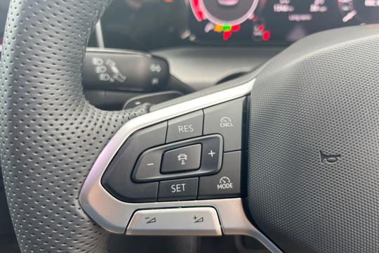 Volkswagen Golf Photo autoimg-d707af36792a123604e70af6bb0ed7a4376354a7.jpg