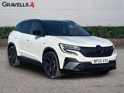Used 2025 Renault AUSTRAL 1.2 E-TECH iconic esprit Alpine SUV 5dr Petrol Hybrid Auto Euro 6 (s/s) (200 ps) White & Black at Gravells