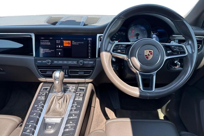 PORSCHE Macan Photo 11