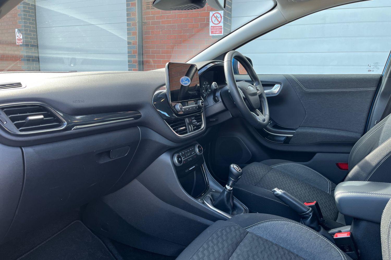 Ford PUMA Photo 17
