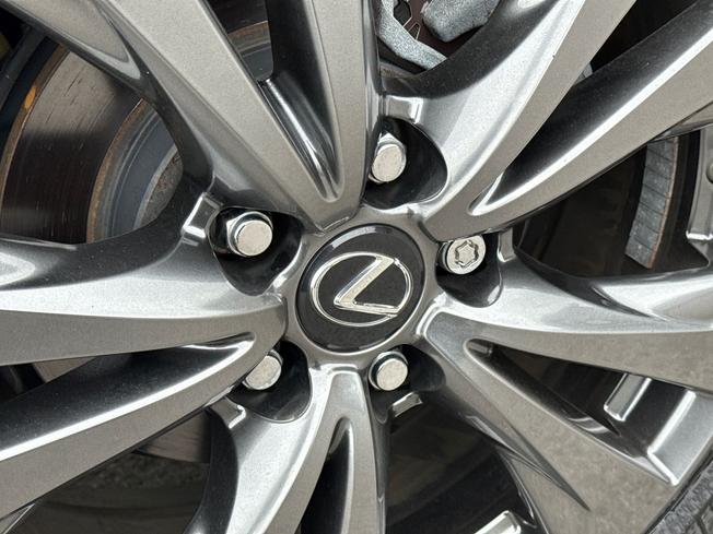 LEXUS Ux Photo 28