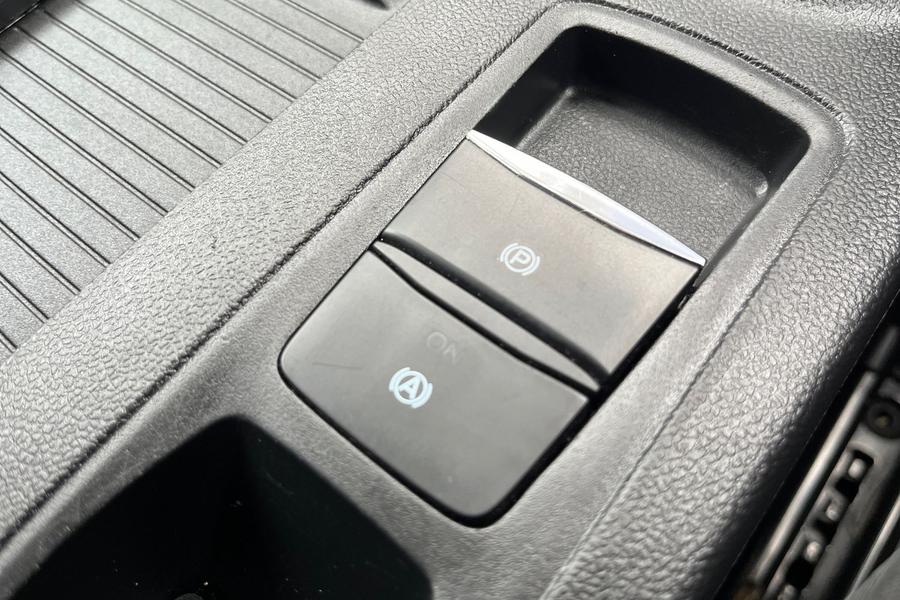 Ford FOCUS Photo autoimg-d710809d8b0a81f0ada6fc05b2fde7bcc4394a87.jpg