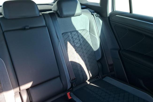VOLKSWAGEN Tiguan Photo 9