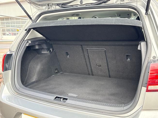 VOLKSWAGEN Golf Photo 40