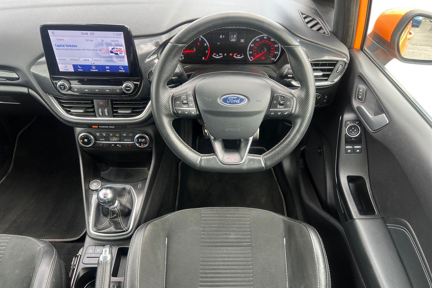 Ford FIESTA Photo 10